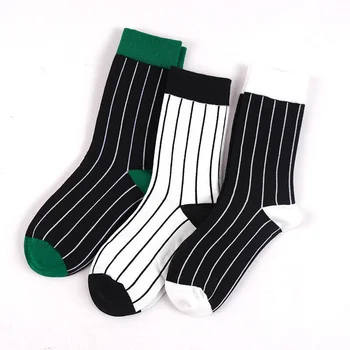 Зеленые носки для женщин в модную черно-белую полоску, осенне-зимние универсальные уличные чулки для мужчин, спортивный хлопок